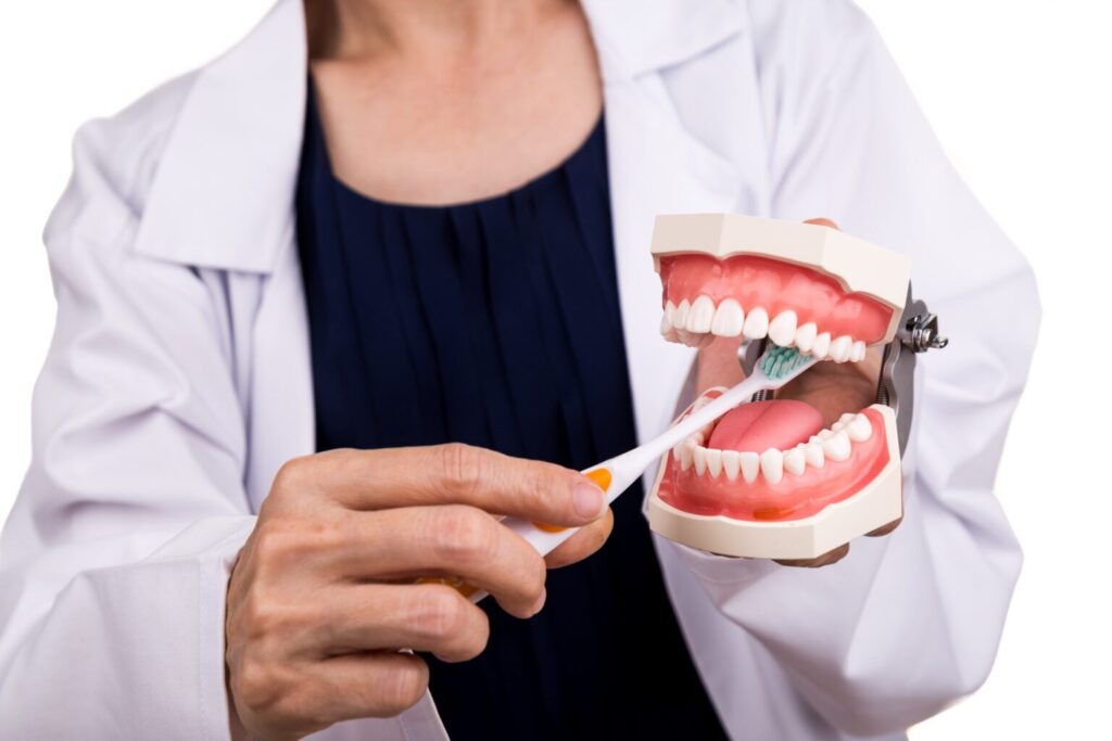 causes of bleeding gums 1536x1024 1